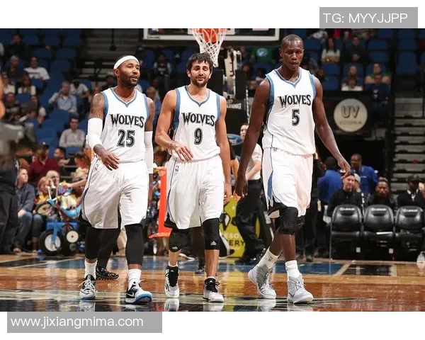 深圳篮球队的比赛节奏分析与战术调整对球队表现的影响探讨 深圳篮球队的比赛节奏分析与战术调整对球队表现的影响探讨