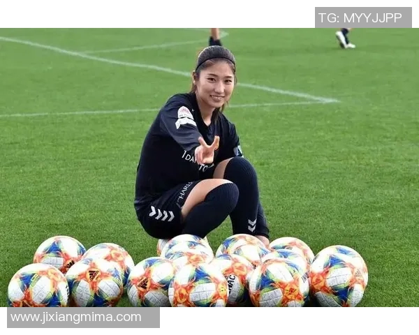 小姐姐眼中的足球明星魅力与实力全面解析与评价 小姐姐眼中的足球明星魅力与实力全面解析与评价