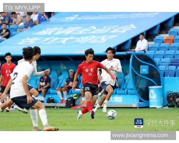 深圳足球队创历史新高展现足球耐力实力引领行业风潮 深圳足球队创历史新高展现足球耐力实力引领行业风潮